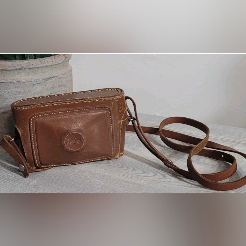 Kodak Flash Bantam Vintage Camera w/Leather Field Case Untested